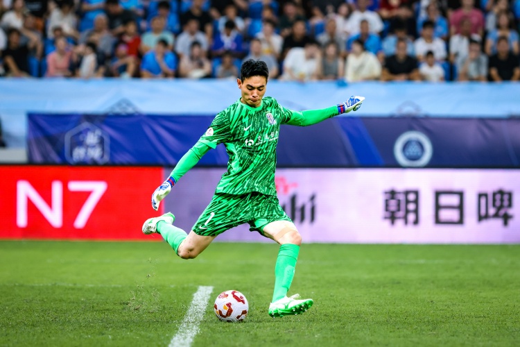 记者：薛庆浩的表现有明显提升，希望防守继续保持，进攻早点复苏